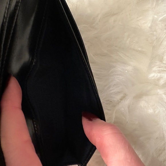 Classic Gucci Wallet with Gold toned Clasp - Picture 8 of 10